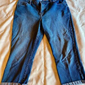 Blue Ankle Cropped Jeans with Classic Denim Texture